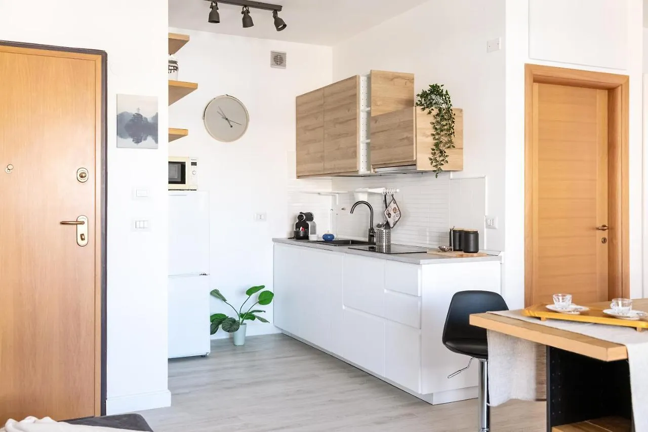 Loft Con Terrazzo - 3 Min Dalle Autostrade By Followgreenhouserome Italy