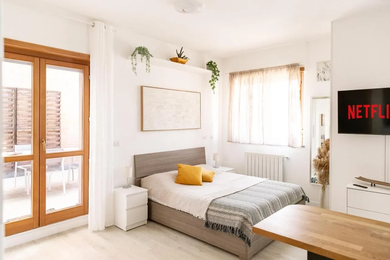 Apartment Loft Con Terrazzo - 3 Min Dalle Autostrade By Followgreenhouserome